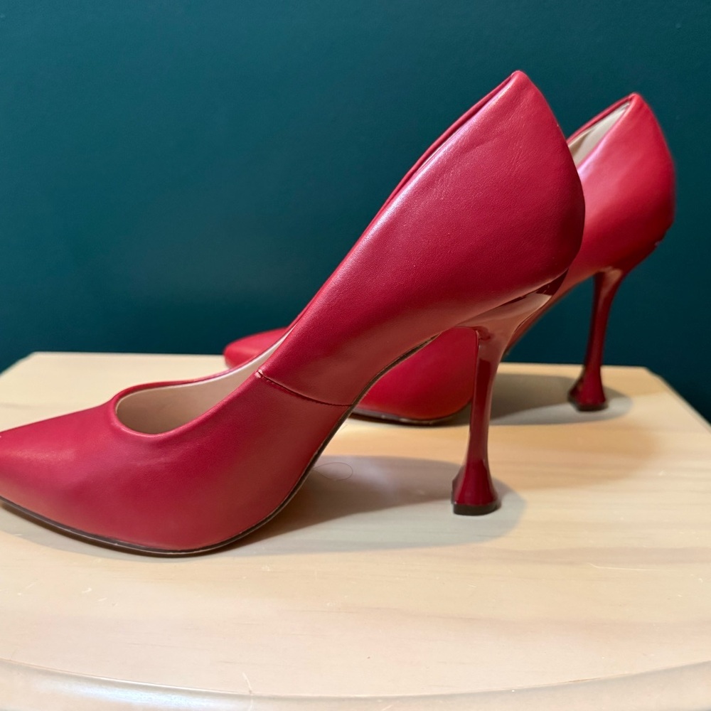 Chase + Chloe Bold Red Heels - Picture 2 of 7